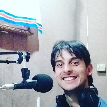 Soy  conductor de moreiras al aire , hablar x hablar  programa de humor , entretenimiento ,trabajo en radio sur 107.1 fm ,descontrolados fest y la discoteca mía