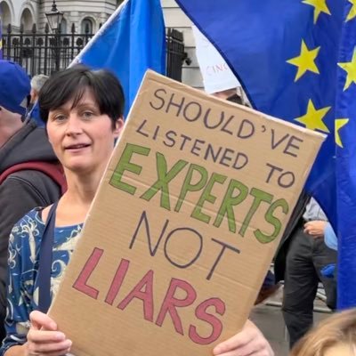 Mother❤️theoretical physicist🔭humanist 🚹small-holder🌿🐐🐓 Wishing for equality🏳️🌈🏳️⚧️✊🏿🚺♿️ sustainability🌍 peace☮️ Not going well at the mo 🇪🇺