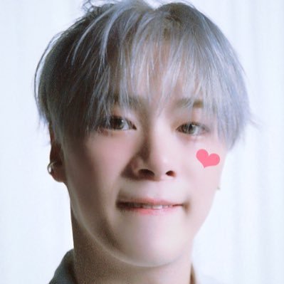 Flying126's profile picture. 문빈 외국팬 | 🌙 GIF | 천천히 오래 오래 좋아하기