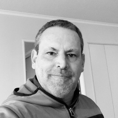 mvela003's profile picture. El otro día me di cuenta que no tengo nada en mi biografía.