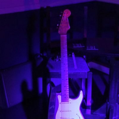 Im a singer songwriter / Guitarist / Performer based in the UK near London. My music Facebook link is https://t.co/GQiu8dZe4Q