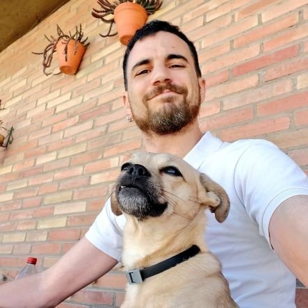 Granadino barbirrojo con perro, licenciado en Bellas Artes. Diseño gráfico en @IdeoArtwork. LGBTI+ en @GranadaVisible.

Hola! ✌🏳️‍🌈