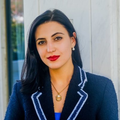 katlyn_batts's profile picture. Christ Follower. 🐾 Mom. History & Sinatra Enthusiast. Avid Reader. Traveler. Lover of all things Italian & old.