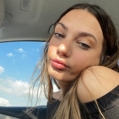 chloee_bh's profile picture. 