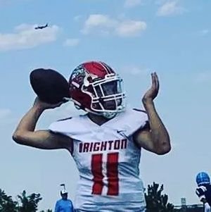 Football OLB/ SS class of 2025 Brighton high school
GPA 4.0 6'0 200 720-501-0380
Bench:255
Squat:405
Power clean:225