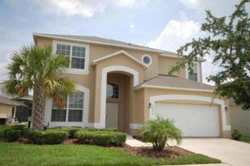FloridaVillas2's profile picture. We have three luxury villas available to rent in Florida. Ranging from four to seven bedrooms. All the villas are within a four mile radius of Disney World.