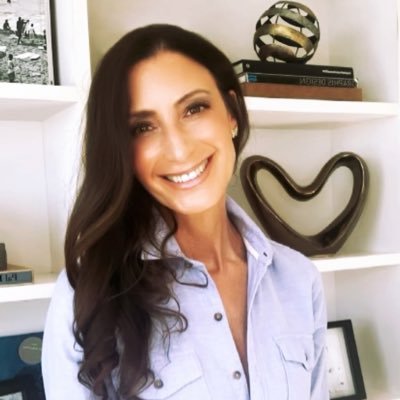 queenconnector's profile picture. Tamara Holzman is an Investor/Advisor/Best Selling Author/Funny Girl/Motivational Speaker - Click on website to learn more!