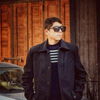 السلام عليكم انا يزن عمري 17 من سوريا و مقيم بلالامارات