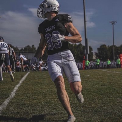 🇦🇺 6’6” | WR/TE FLEX | 3.67 GPA | GRAD STUDENT (📲 3192588122)