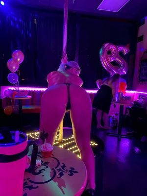 Jess____Love's profile picture. Jess, here  MILFY.... I definitely won't turn down TIPS for a little chatting.....or if you want to ask me something.....https://t.co/ItgxIYGR8s