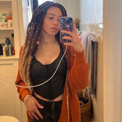 jadaleeiigh's profile picture. it’s habitual to be the bitch i am