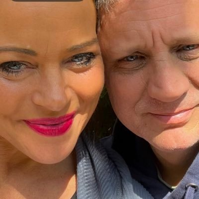 Curious152's profile picture. 