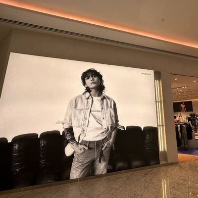 OniJR2's profile picture. still walkin with you 💜