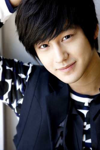 AhmdBurhan's profile picture. I like my style KIM BUM