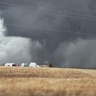 Graduate of WIU in Meteorology... storm chaser, and weather photographer.