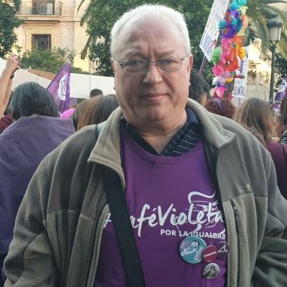 Jubilado , fui profesional de hostelería , padre y abuelo , Republicano , Feminista, Ecologista, Defensor de los DDHH y los servicios públicos ,  de @Podemos