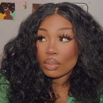 •Speaker
•Non- binary babe
•Black womxn stan
•I create stuff for the telly
•Oscar nominee in my head
1/2 of @hennydiaries_
Founder: @olamprods_