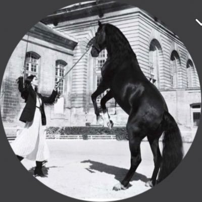 طالبة إعلام مسار علاقات عامة @_KSU | ﴿ وَلَسَوْفَ يُعْطِيكَ رَبُّكَ فَتَرْضَىٰ ﴾