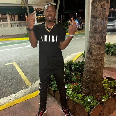 JAYxXLOVE's profile picture. “Bitch who do you (LOVE) “                             RIPGrandaddy🇧🇧💯            Built from the ground up 💪🏾💯                   #Exit 42 baby 🖤🔥