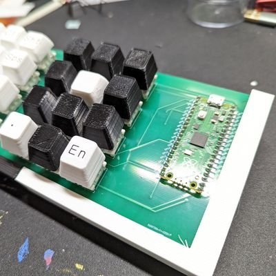 電子って名前についてますが、大抵なんでも作ってます！！！！🧰
自作キーボード⌨️からエグゾーストキャノンまで幅広くやってます！
VR、VRCHAT始めました
アマチュア無線勉強中/JQ7CWW
ぜひフォローしてってください！