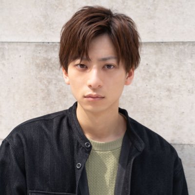 舞台「ひと」高瀬涼役/ミュージカル「鉄鼠の檻」和田智稔役/舞台「アナザー・カントリー」バークレイ役/ヒラタオフィス所属