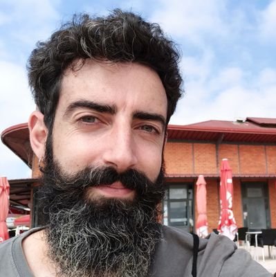 migueToDev's profile picture. Desarrollador web apasionado de las nuevas tecnologías y la programación desde que era un comino.