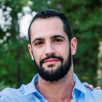 סטודנט לדוקטורט בפיזיקה במכון וייצמן. חי בינתיים.