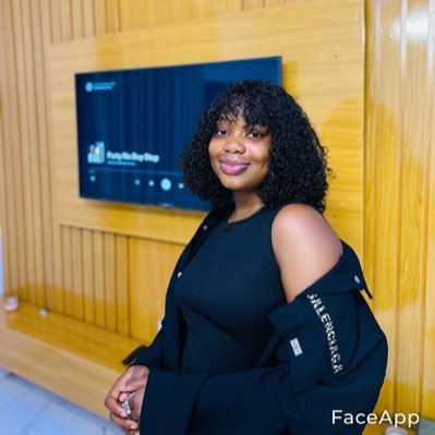 Currently Living and Learning 🤝 Check out my business page @scentsbymo__ on IG ❤️ Podcast host @meandminepodcast