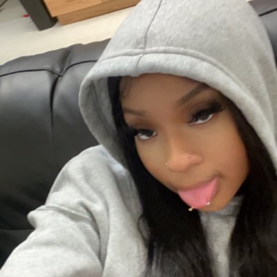 Nicki Minaj is baee😍😍😍🥰🥰 add me on ig @_xofaizaox_ and on Snapchat @faiza1_2 subscribe to my YouTube channel