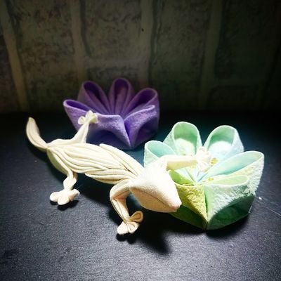 つまみ細工で生きものをうみだしています☺︎爬虫類+つまみ→はちゅまみ🦎🐊🐢手のひらにのせるとほんわりする仲間たち♡♡

おたくま経済新聞さまにご紹介いただきました✨https://t.co/UQAJ3gYPxQ