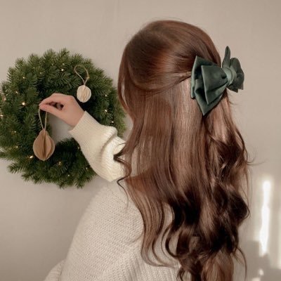 rayoom16369442's profile picture. أناقة اللسان هي ترجمة لأناقة الروح عند الحوار لا ترفع صوتك بل ارفـع مستوى كلماتك🍃