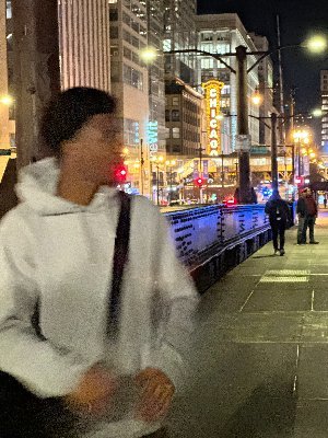 Official_s_teee's profile picture. 