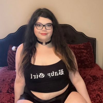 BBW Adult Model & Cam Girl on @ManyVids 🔞 Nature, History, and Eccentric Music Lover 🎶 90s Baby 💋Modern Mystic 💫 Follow me on Snap & Insta @aurorahazebbw ✨