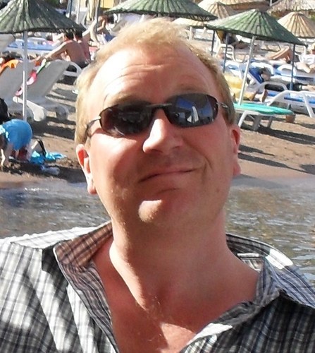 peterfox62's profile picture. Bradford city fan and loves the horses