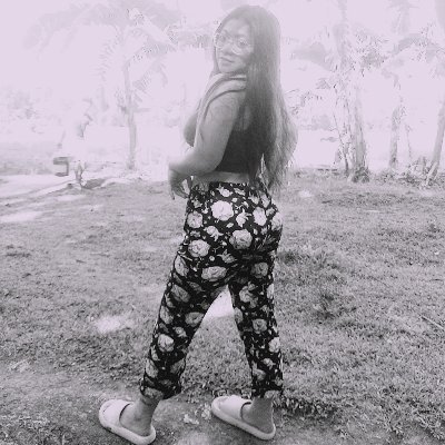 julielualhati's profile picture. 