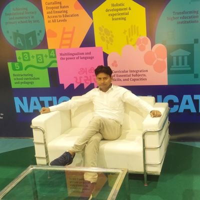 Journalist at @IndianExpress Group / @jansatta | Ex ETV Bharat / Sahara News Network तुमने हमें पूज पूज कर पत्थर कर डाला;
वो जो हमपर जुमले कसते हैं...
