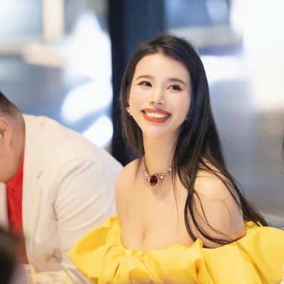 Business owners with fashionable breath!I like traveling, camping, skiing, hiking and nature-crypto enthusiast