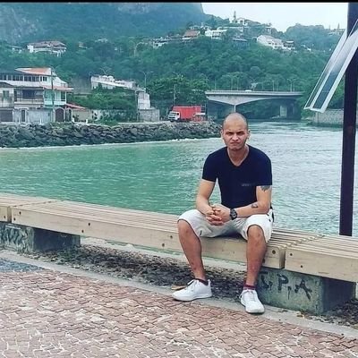 EmanuelParanag3's profile picture. Brasileiro
