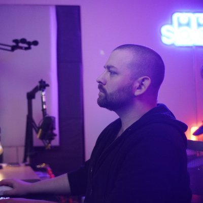 🌌 | molecules and melodies.
🎵 | slowing down the world one pad at a time.
Physical chemist by day, ambient music producer by night.