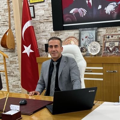 Bağlar Halk Eğitim Merkezi Müdürü
Kalbin gözü yanmazsa, görünmez göze Allah....