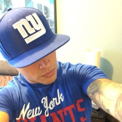 Born in Queens NY. Now residing in Bedstuy Brooklyn. Giants/Mets fan. New Yorker forever 🗽🗽