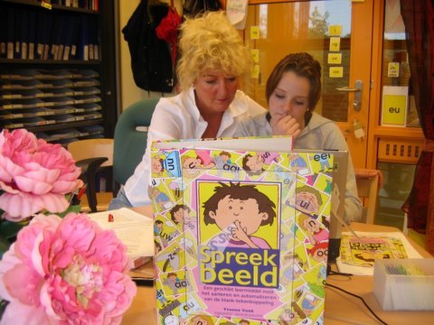 Spreekbeeld's profile picture. Yvonne Vonk, auteur van Spreekbeeld. Logopedist gespecialiseerd in leesleer- en spellingproblemen. Zie👇.