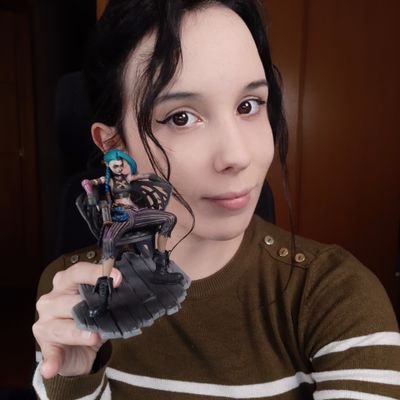 Mini painter de lo más novata. Fiel a LOTR. Bailarina en mi tiempo libre, no os asusteis si suelto el pincel con cada canción que escucho 😏