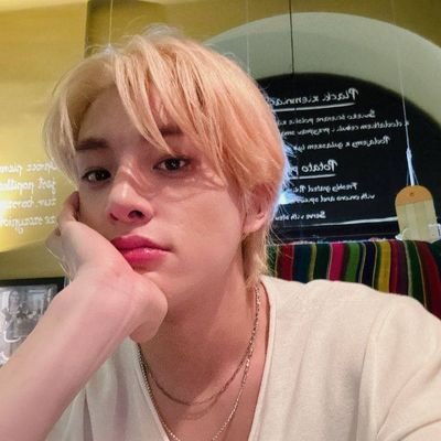 urlnidys's profile picture. isfp girl