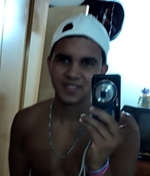 Pisciano, 17 anos, Estudante,Apaixonado por Esportes, Fã de carterinha da banda Deixe de Brincadeira, Curto viver a vida sem se procupar com o dia de Amanhã (: