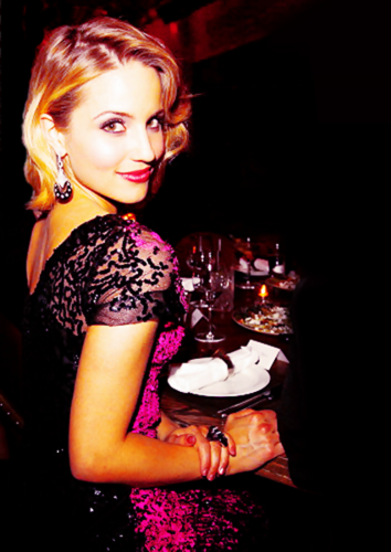 @DiannaAgron is my absolute idol! I love her. Massive Gleek, Faberry Shipper. Will follow back any fellow Gleeks :D #letlovein http://t.co/vrKbJllf8y