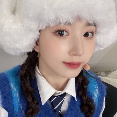 oh_haewon_0225_'s profile picture. 안녕하세요, 엔믹스의 리더 오해원입니다.🤍