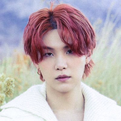 'In my next life, I want to be born as a rock.'
#𝗕𝗧𝗦 나는 리사
• 𝒔𝒉𝒊𝒏𝒆, 𝒅𝒓𝒆𝒂𝒎, 𝒔𝒎𝒊𝒍𝒆 • .・゜-: ✧ :-