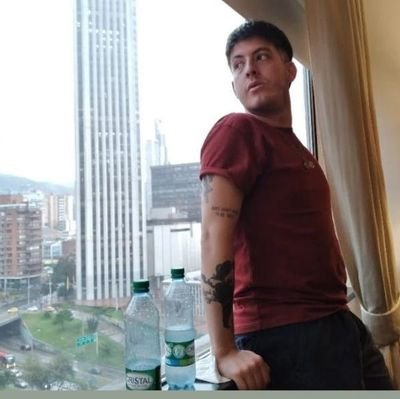 Brunoalcuadrado's profile picture. 70% Nominalista
30% Esencialista