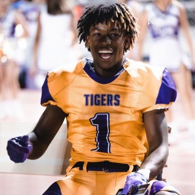 #4 | Lemoore HS ‘24 | 6’0” 170 lbs | RB ~ CB | 3.89 GPA | T&F 🥇 |📧: elijahdaley28@gmail.com | NCAA ID-2303827292  📞9063951140